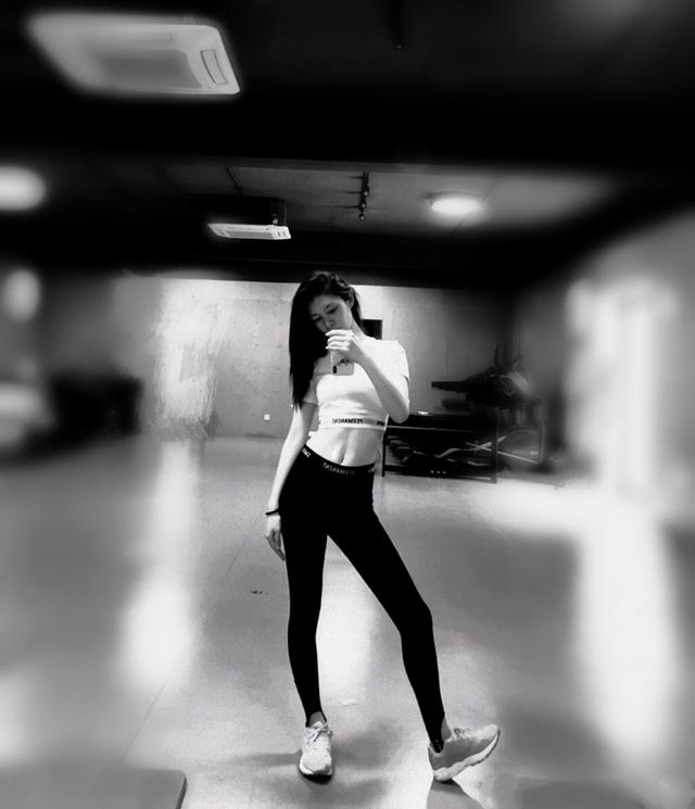 傅菁和孟美岐同框,傅菁孟美岐视频