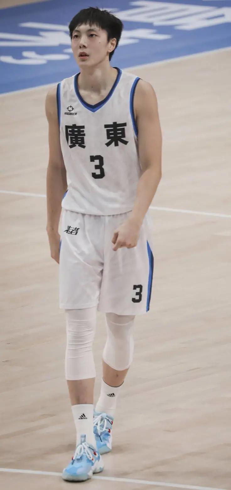 CBA集体穿李宁！除了这五位…