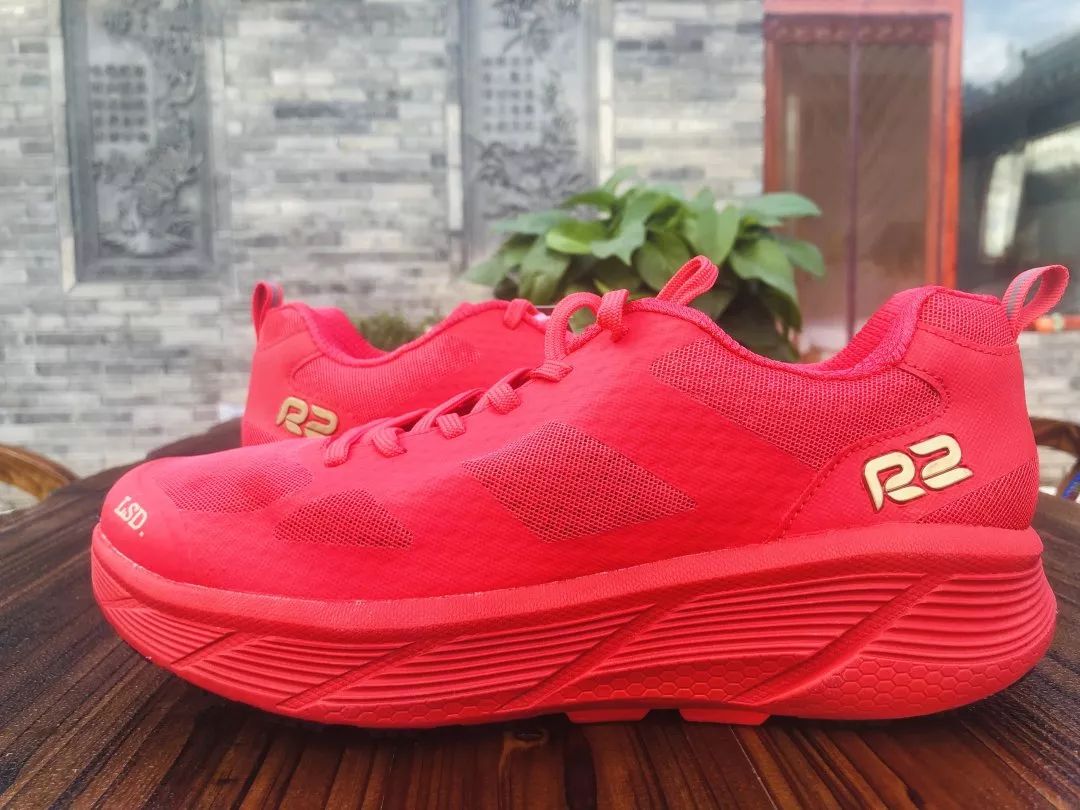 柱子七彩早餐,r2赤道跑鞋推荐