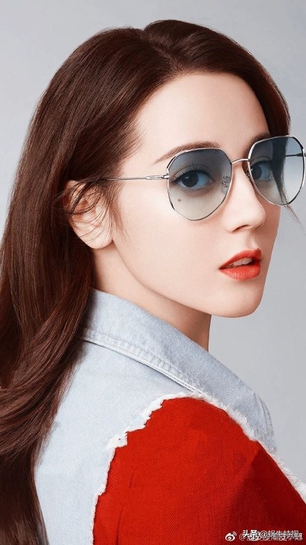 迪丽热巴广告第一视角,迪丽热巴眼镜广告