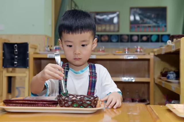 育文蒙特梭利幼儿园费用,育文金沙蒙特梭利幼儿园