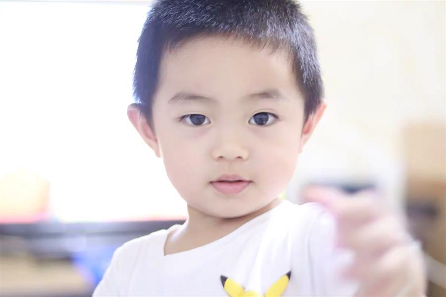 孩子太顽皮该不该打骂,7岁男孩调皮该怎么教育