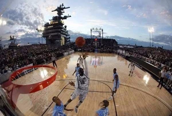 能在这种地方打一场球,是多少篮球狗的梦想