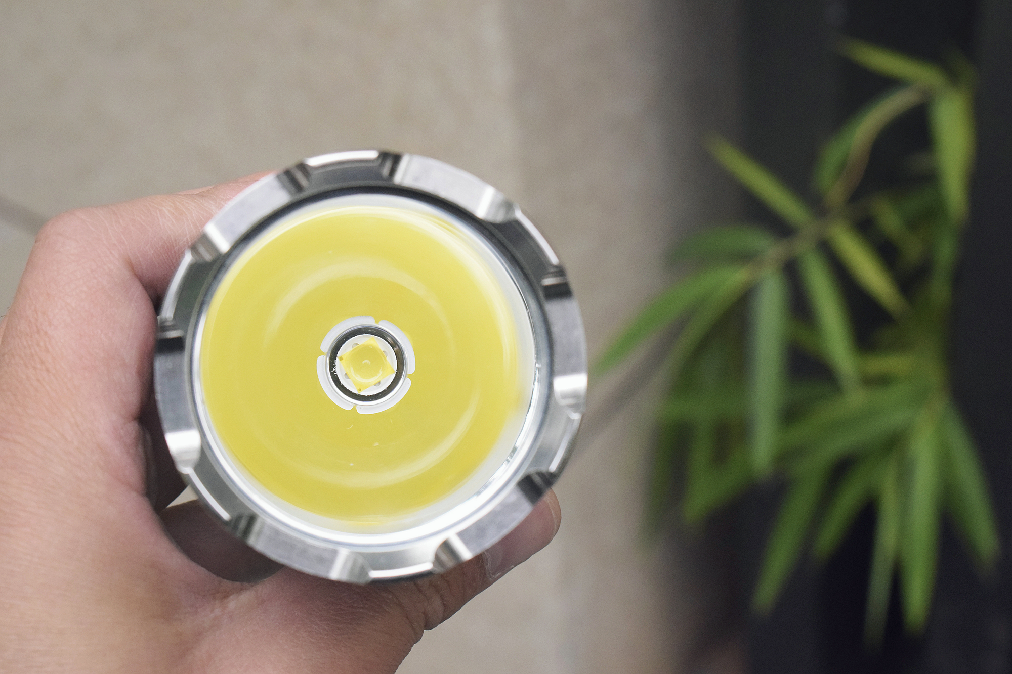 600流明户外手电,65000流明户外泛光手电