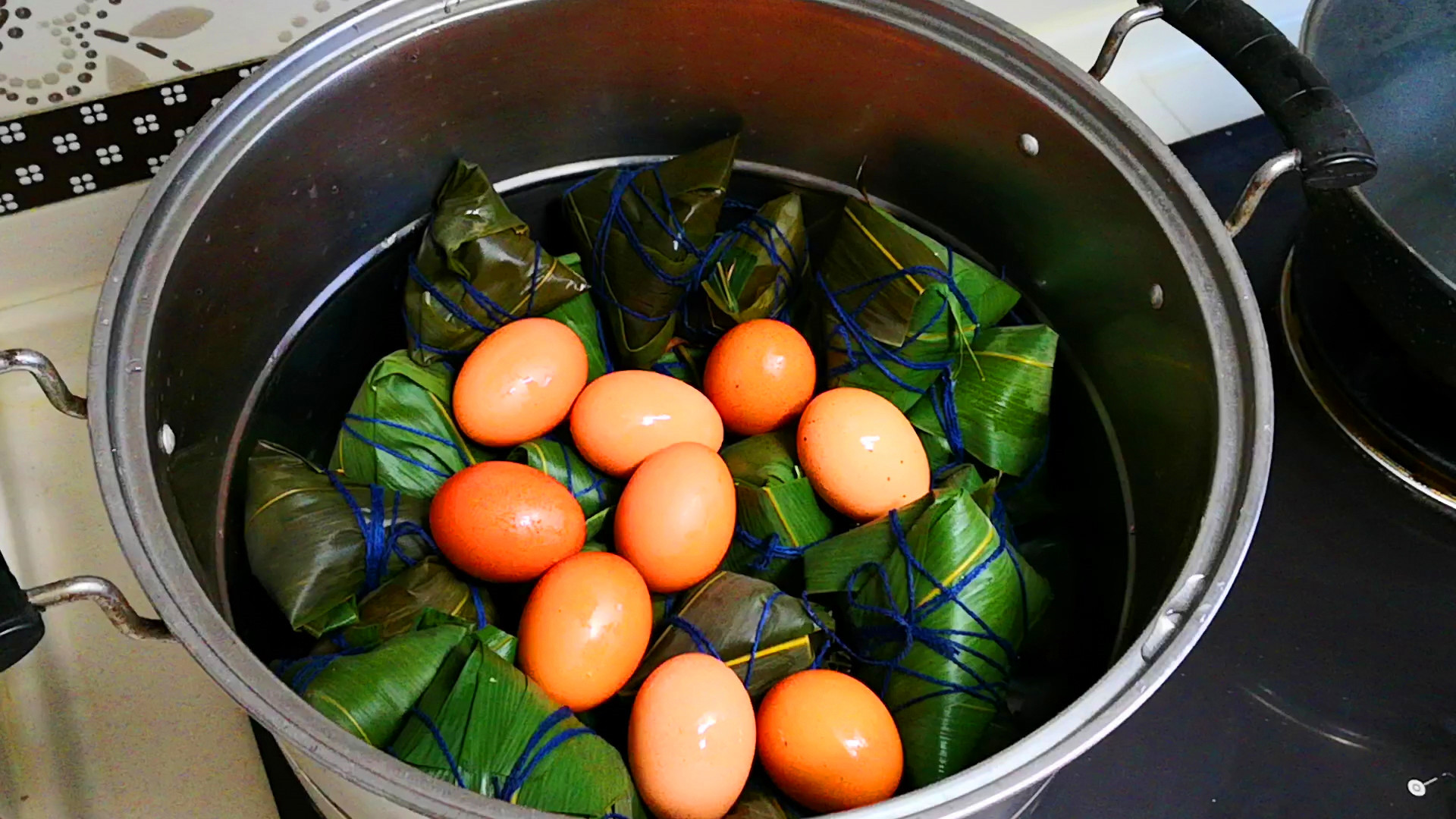 煮粽叶时只加清水,煮粽子时用清水就错了