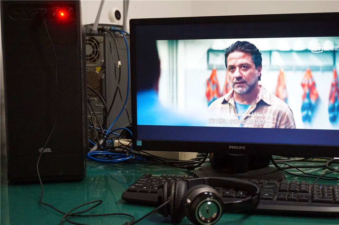 电脑耳机孔坏了但是麦克风没坏,电脑耳机孔坏了怎么修