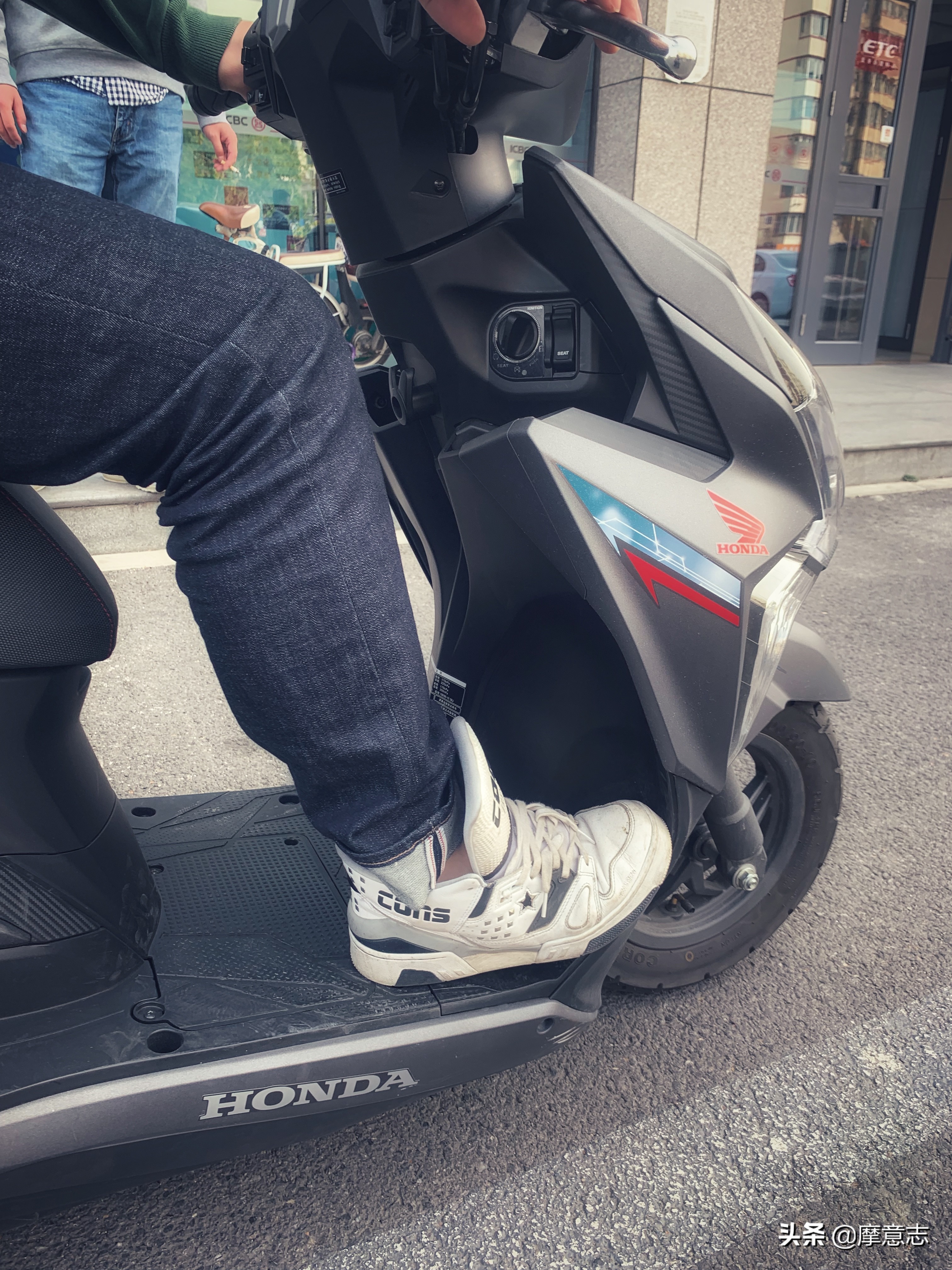 uu125裂行,本田裂行125无痕深度评测