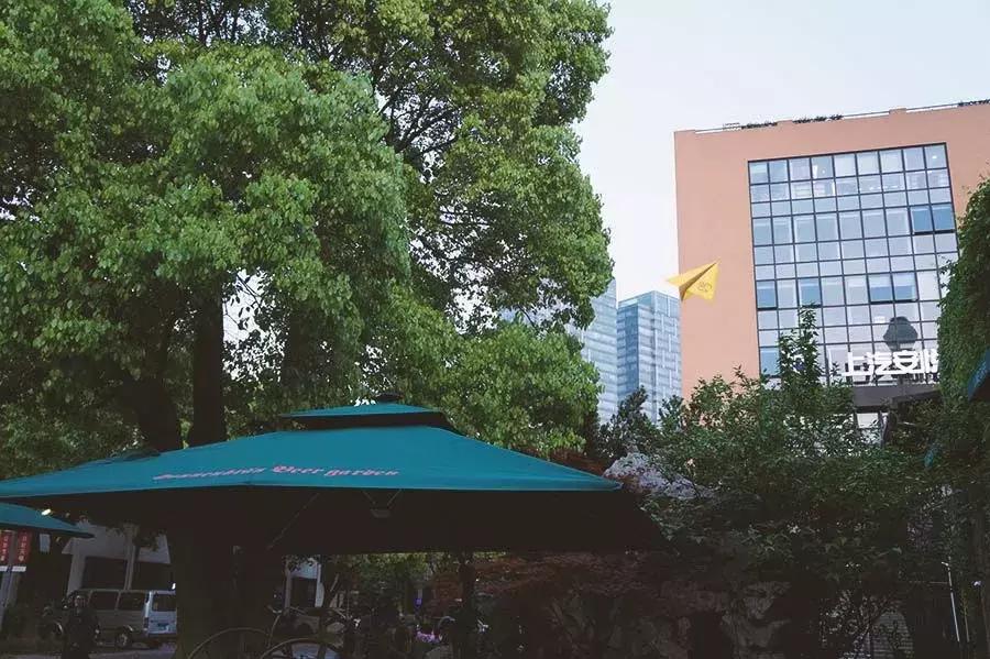 基本工资低于5000,基本工资不到4000