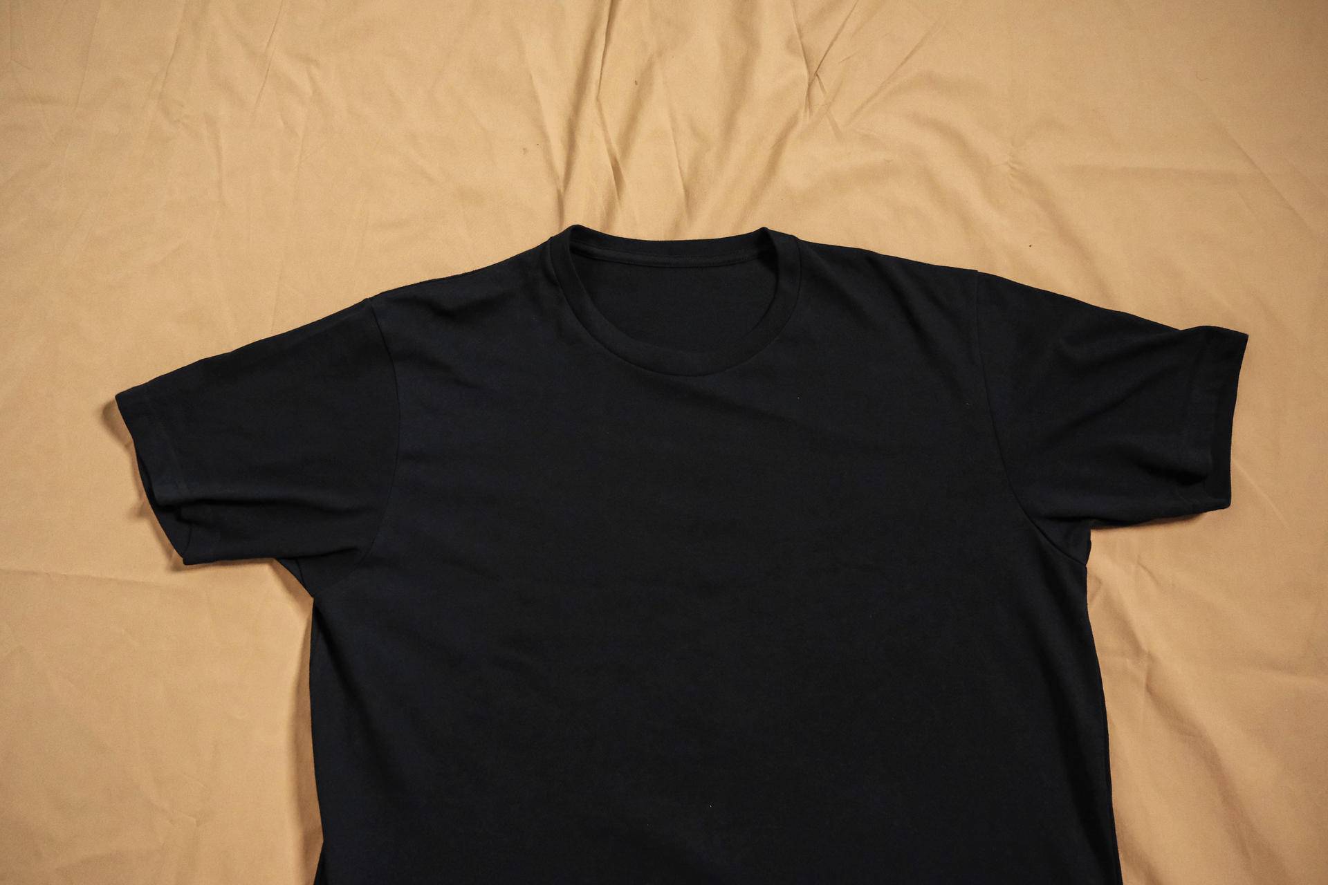 什么材质t恤适合夏天穿,夏季啥材质t恤凉快抗皱不缩水