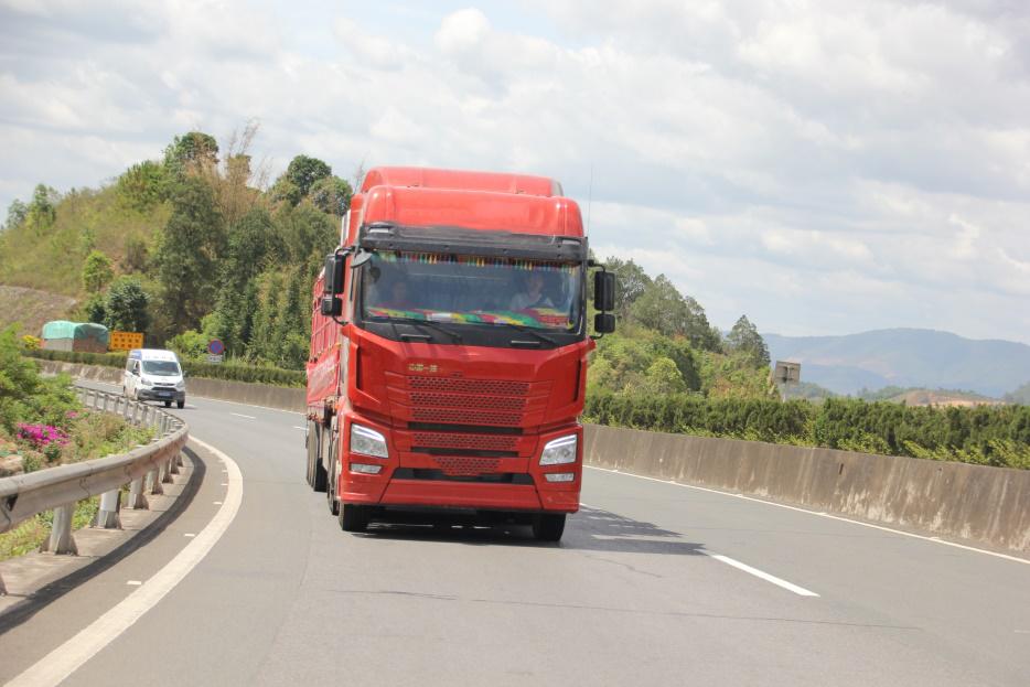 卡车更换皮带的正确方法,卡车皮带张紧轮换了还是响