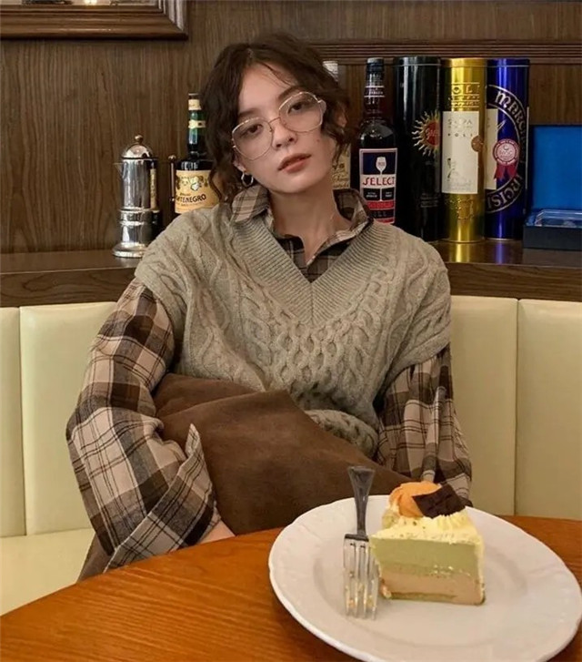 肩膀又窄又塌怎么穿搭,肩膀太宽太长了怎么穿搭