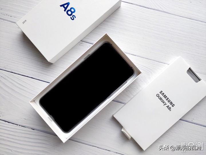 三星galaxya8s,三星galaxya8s评测