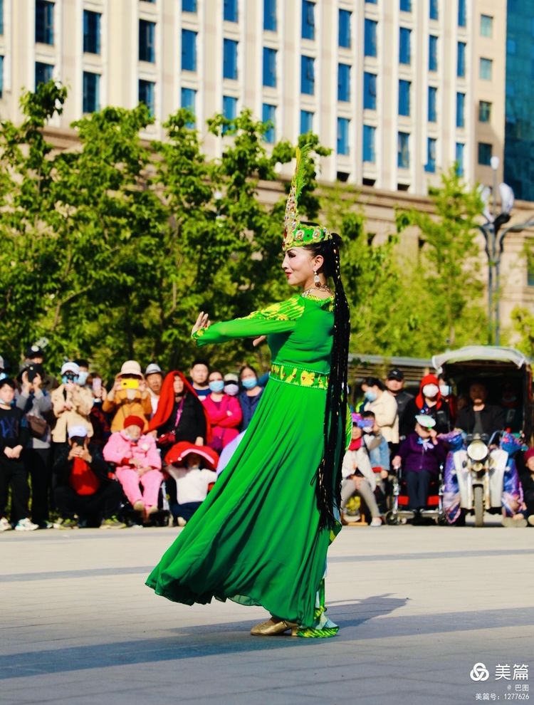 洛阳牡丹广场新疆舞视频,洛阳牡丹广场爵士舞