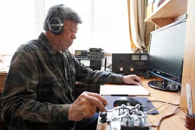 对无线电感兴趣,作为一名业余无线电爱好者