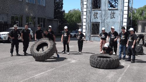 特警魔鬼式训练,普通人感受特警训练