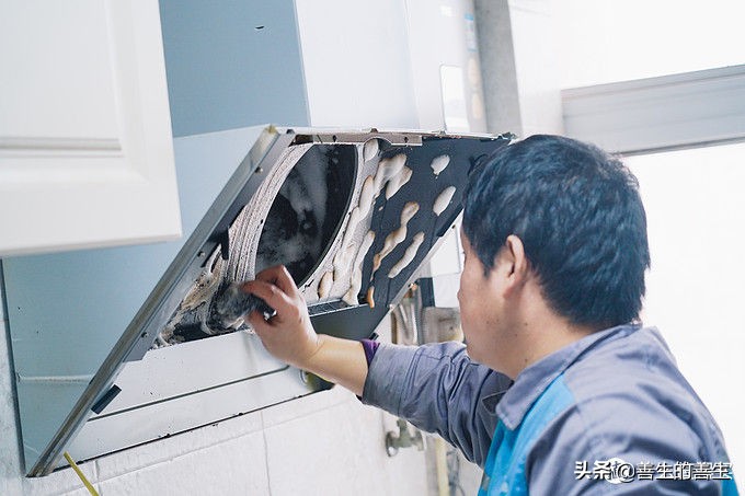 美的油烟机官方专业清洗,美的专业油烟机清洗全过程