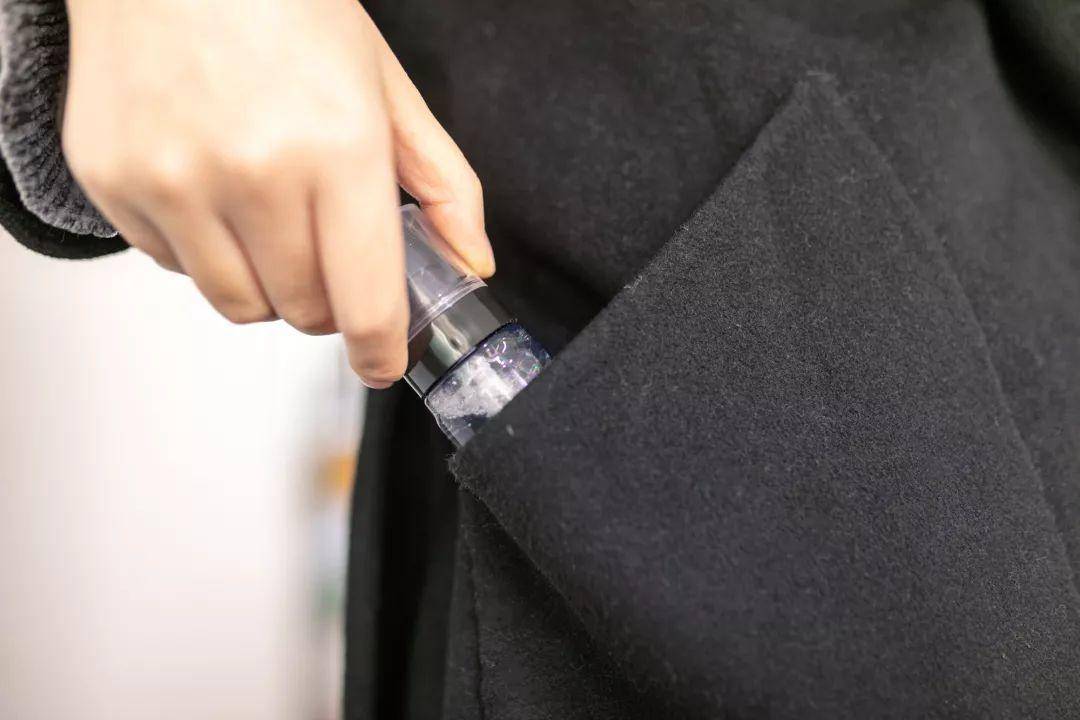 去朋友家做客不敢脱鞋?脚臭为何止,这款除味喷雾告诉你答案