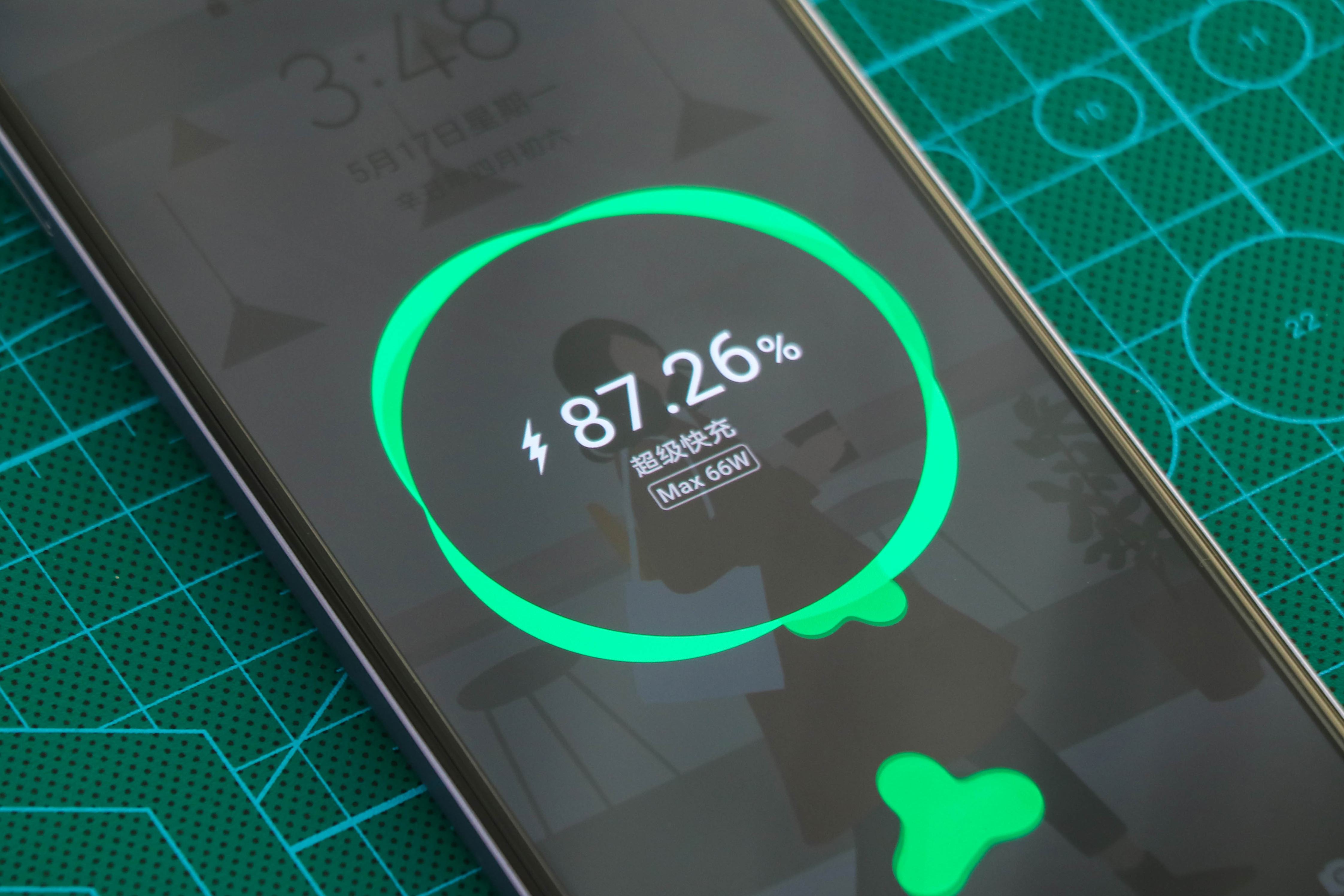 荣耀play5活力版66w快充,荣耀无线快充测评