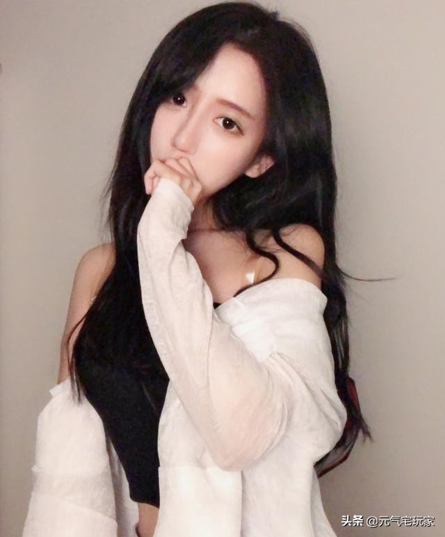 斗鱼一姐怎么样了,斗鱼一哥的悲惨下场