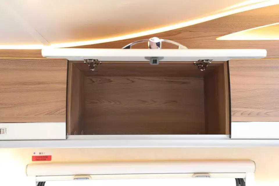 骏驰雷霆一号房车,骏驰房车直播间