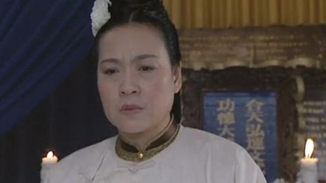 赫舍里氏皇后为什么受康熙宠爱,赫舍里氏是康熙的皇后吗