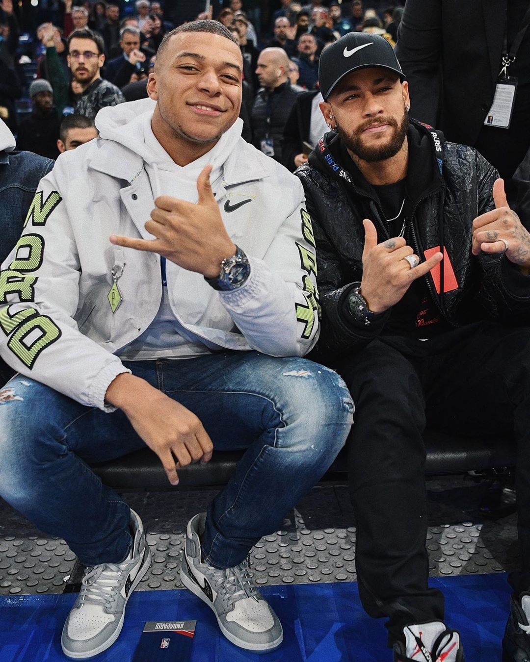 濮嗗反浣╃┛鐨刟j1,濮嗗反浣╃┛aj1