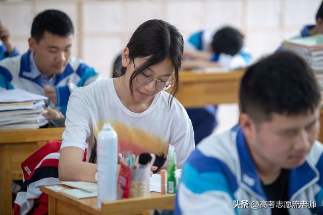 高中分到差班老师很差怎么办,重点高中重点班的老师好教学生吗