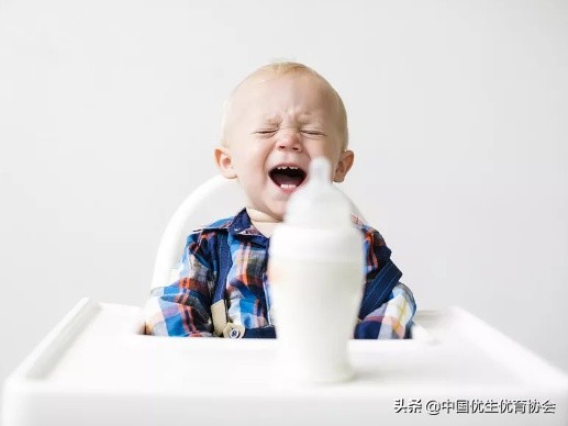 宝宝牙齿出的晚是不是缺钙了,是不是缺钙的宝宝出牙晚