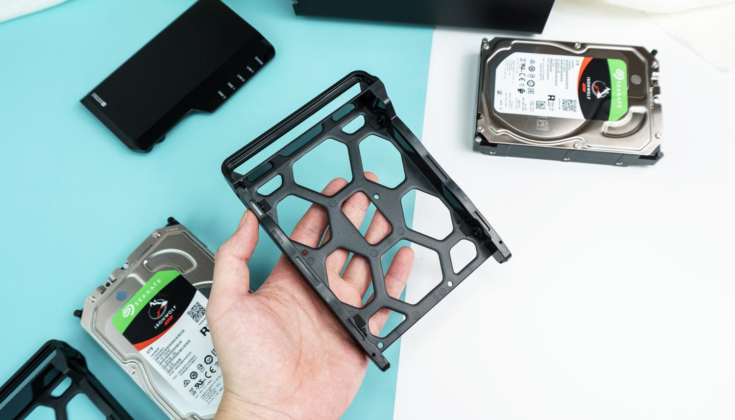 群晖ds220+详细评测,群晖ds220跟绿联dx4600哪个好