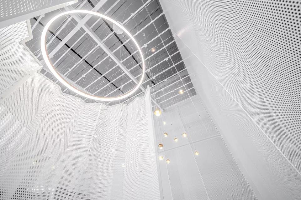 开在上海商场里的咖啡馆,用店面造型让月销量猛冲