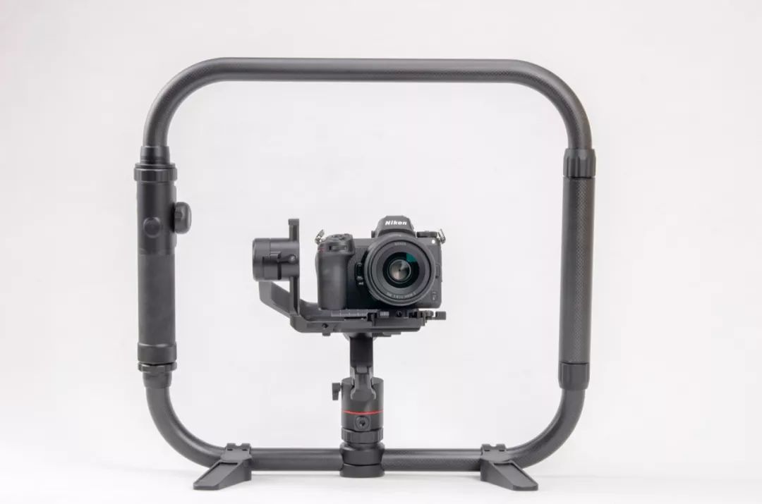 飞宇ak4000与4500对比,飞宇Ak4000稳定器相机连接