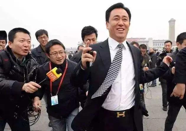 狂奔许家印完整版,许家印狂奔的视频