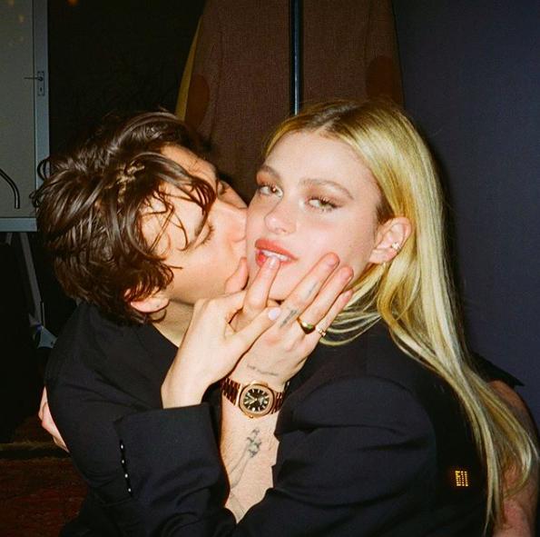 贝克汉姆小七微笑图片,贝克汉姆晒和小七对嘴亲亲合照