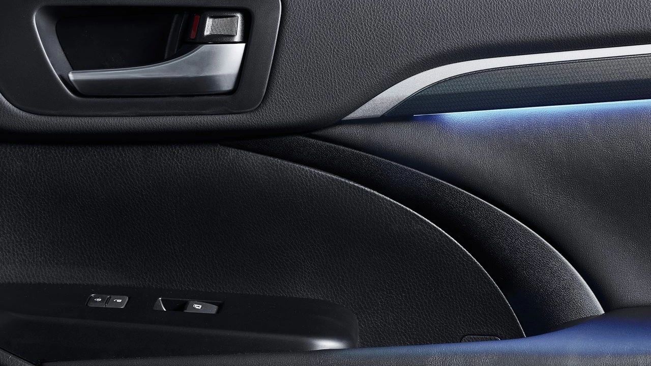 开了10年的丰田混动值得买吗,丰田混动保值还是纯燃油保值