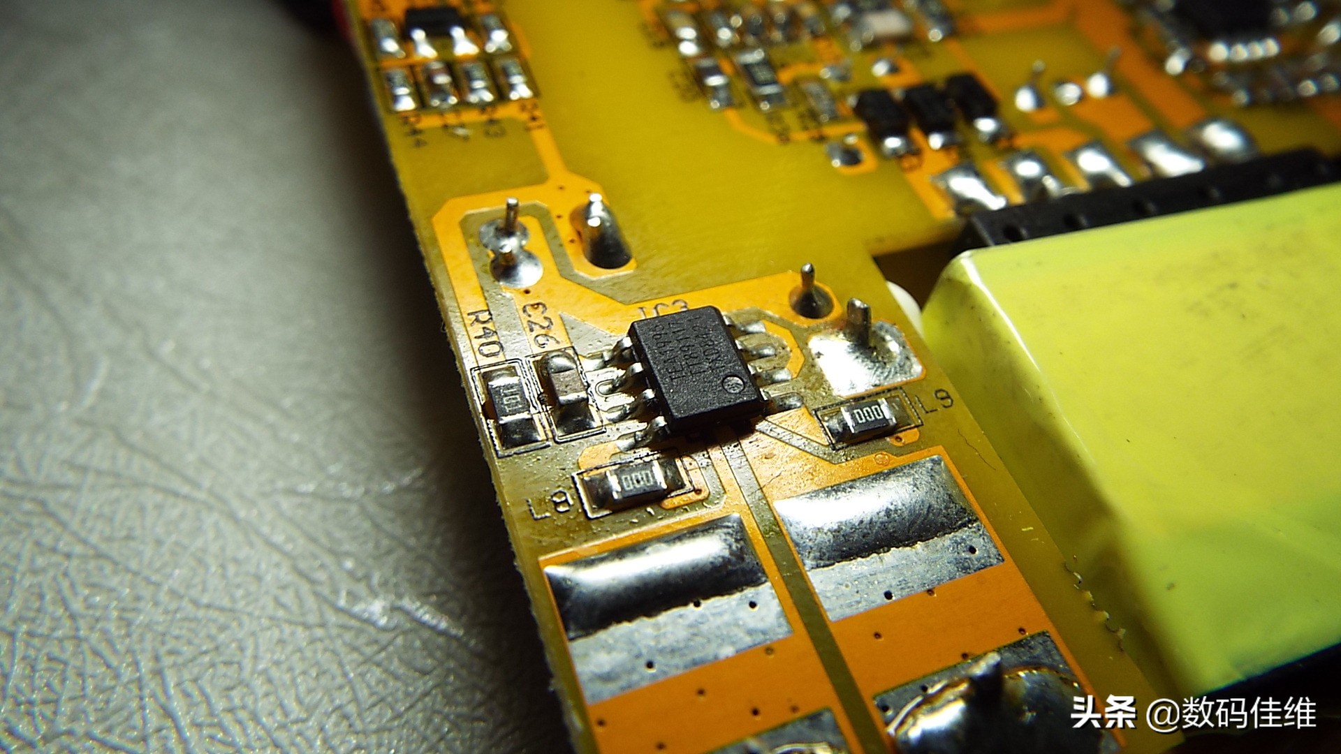 SuperTank100W笔记本移动电源套装评测+拆解