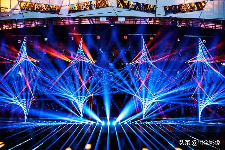 鸟巢沸腾瞬间,鸟巢合唱爱如潮水