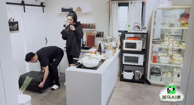 承认何猷君优秀有那么难吗,何猷君被人吐槽