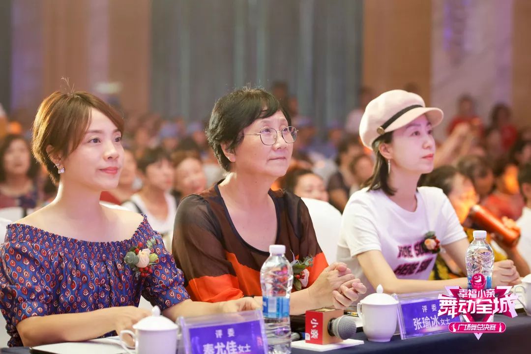 春晚广场舞比赛,大家一起来广场舞比赛第一名