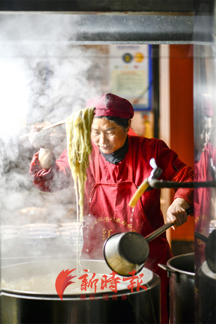 老济南特色面馆猪肘面做法,老济南特色猪肘面