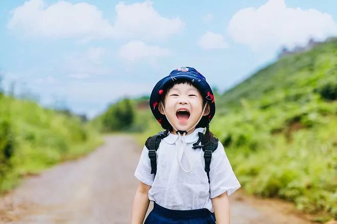 妈妈培养智障儿子上北大,妈妈把智障儿子送到清华