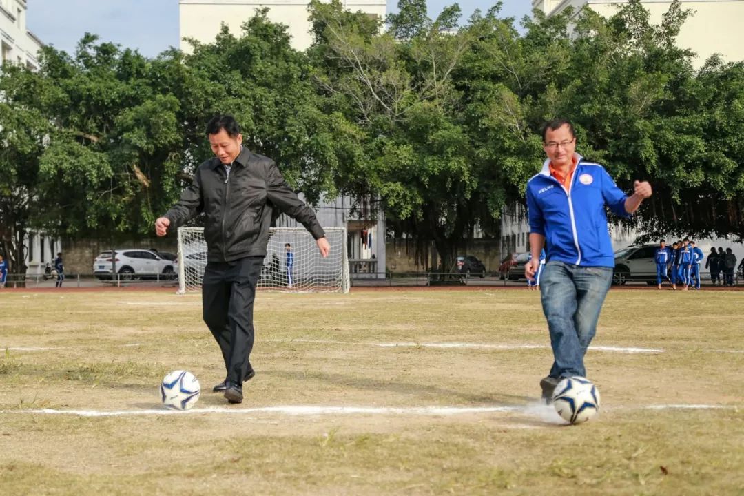 万宁小学足球队去保亭比赛,万宁中学生足球联赛2021