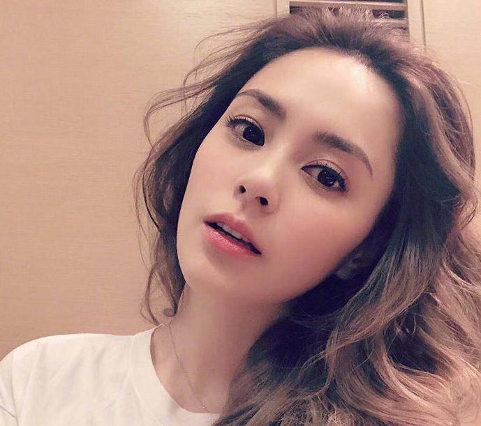 阿娇曝赖弘国对“造人”一拖再拖，表示怀孕机会渺茫，委屈连连？