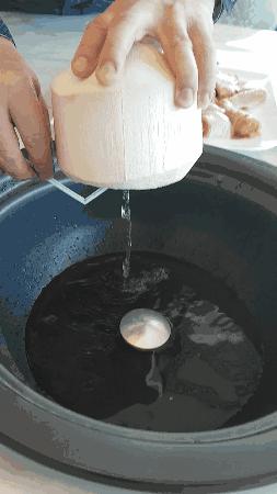 在多伦多阴晴不定的天气出门，就为了这一口靓汤