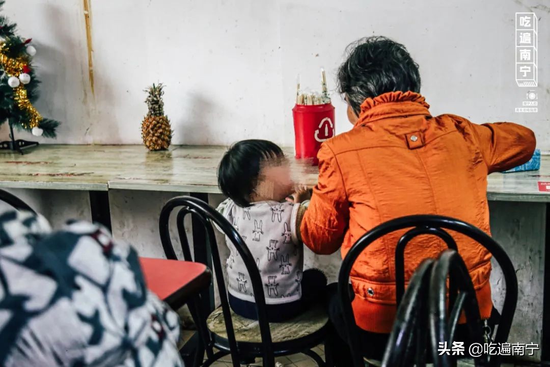 这碗桂林米粉不对劲，南宁人吃没毛病，桂林人看了一直骂