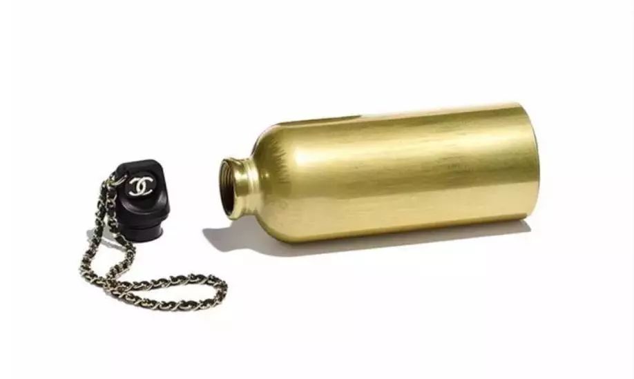 美容精们看过来！肌肤发光已经OUT了？现在流行美到带电