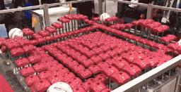 空中一字马搞笑图,一个突如其来的一字马