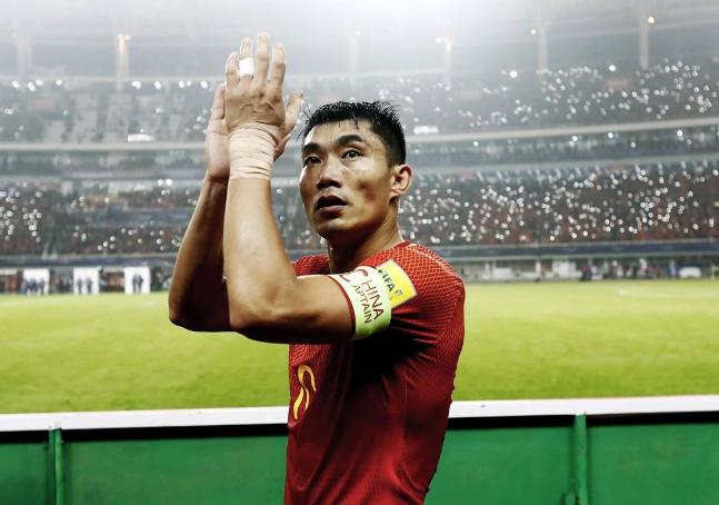 和队员们说再见,跟足球队说再见