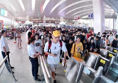 十一黄金周火车票什么时候开始售,十一火车票什么时候开抢