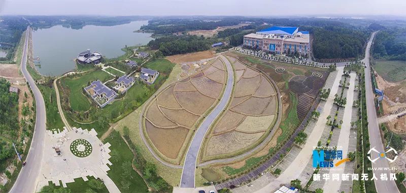 【大美孝感】如明珠遗落,新华网航拍镜头下的应城国家矿山公园超震撼,你怎能错过~