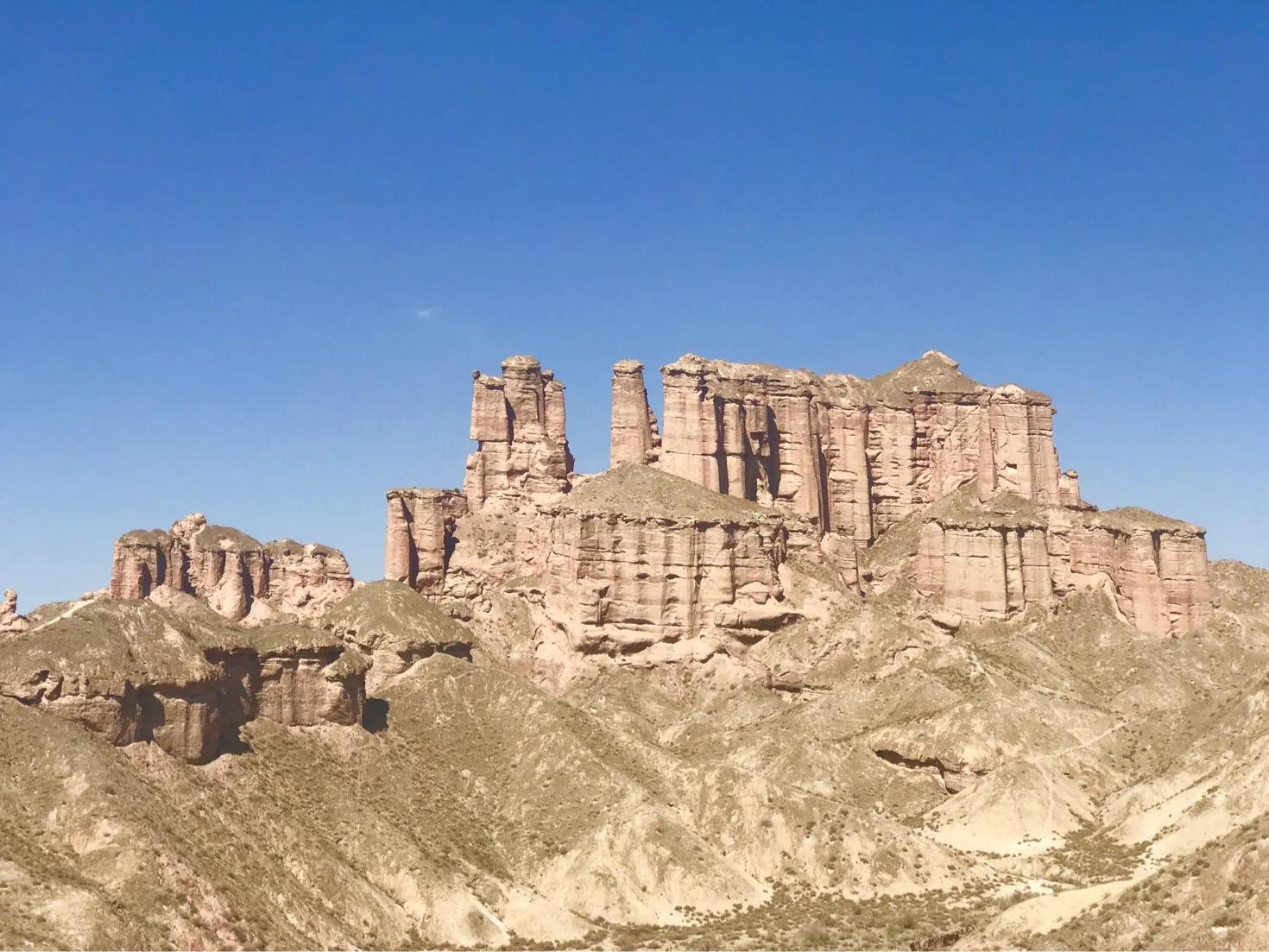 张掖除了丹霞冰沟外还有哪些景点,甘肃张掖冰沟丹霞银装素裹别样美